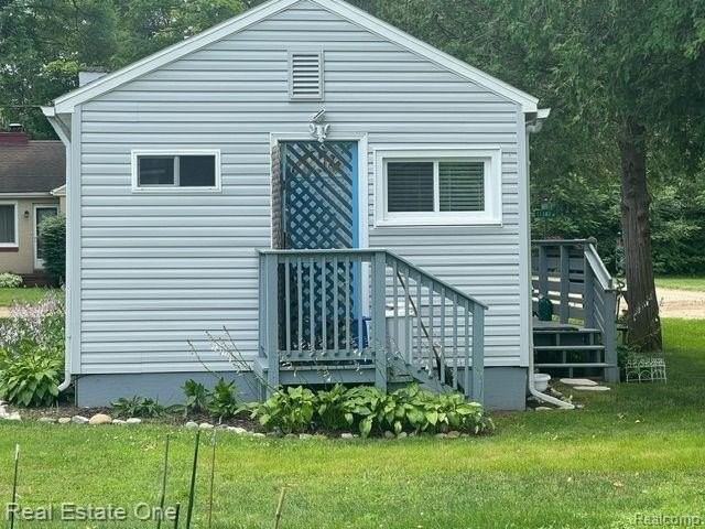 7153 Cedar Rd - Photo 4 of 31