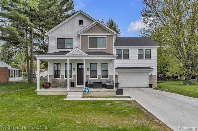 5264 Cooley Lake Rd - Photo 3 of 50