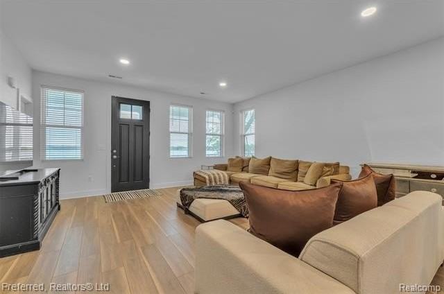 5264 Cooley Lake Rd - Photo 6 of 50
