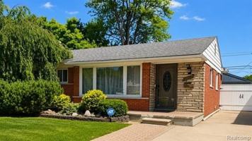 featured image of 25038 Chernick St