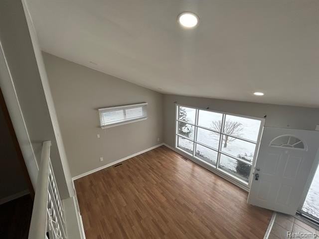 4472 Buchanan Ave - Photo 4 of 17