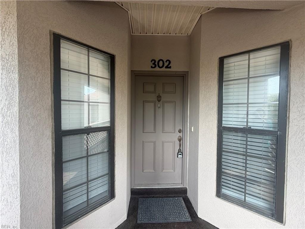 401 Harbour Pt #302 - Photo 3 of 20