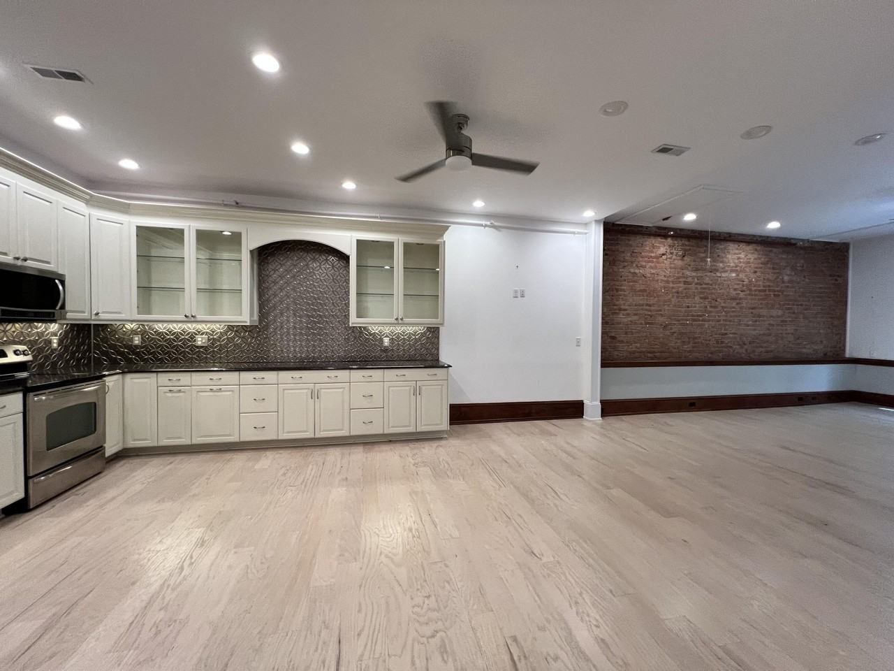 22 Campbell Ave Se #A - Photo 2 of 43