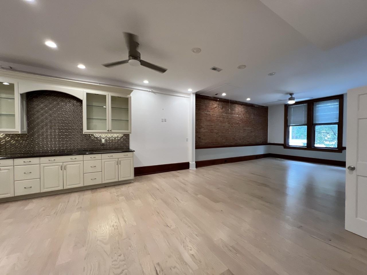 22 Campbell Ave Se #A - Photo 3 of 43