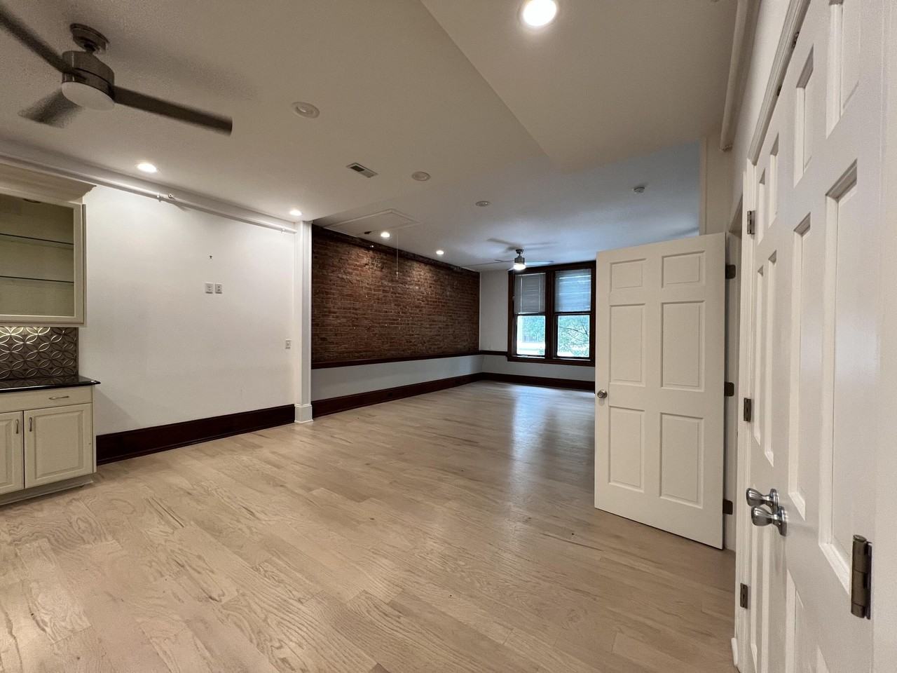 22 Campbell Ave Se #A - Photo 4 of 43