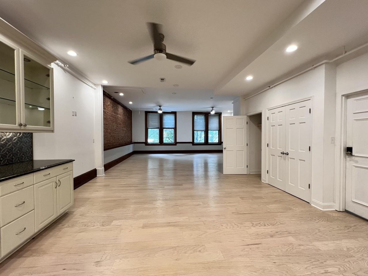 22 Campbell Ave Se #A - Photo 5 of 43