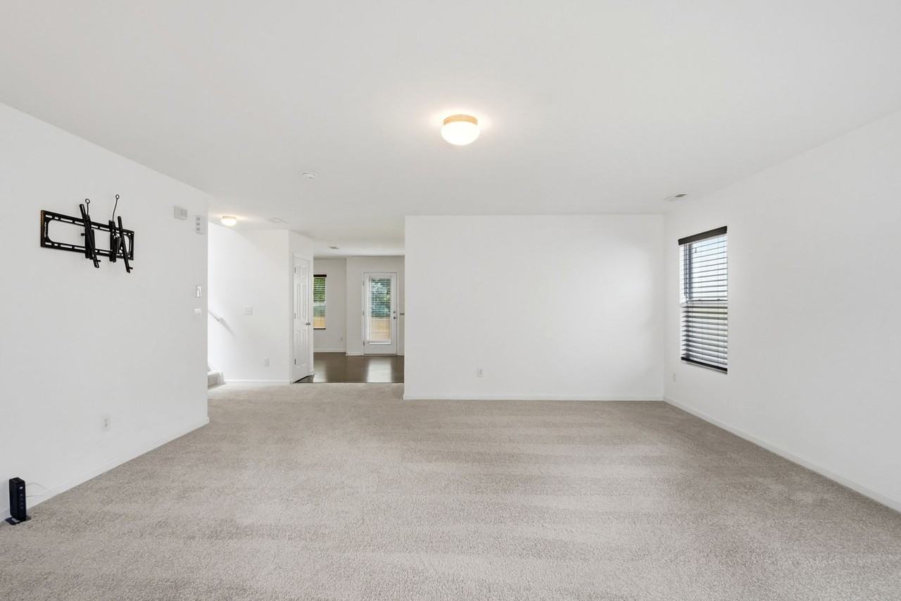 1906 Treefrog Ct - Photo 4 of 45