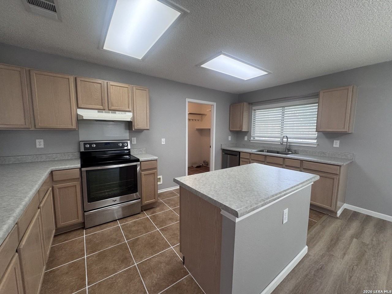 10431 Westfield Pl - Photo 7 of 15