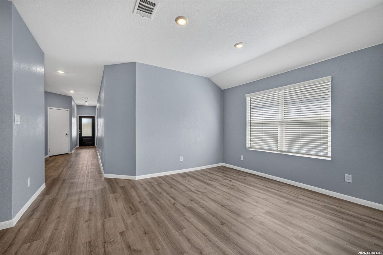 10639 Vinateros Dr - Photo 7 of 29