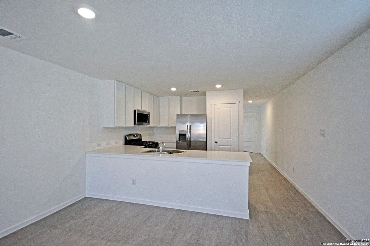 3744 Axis Hill St - Photo 6 of 23