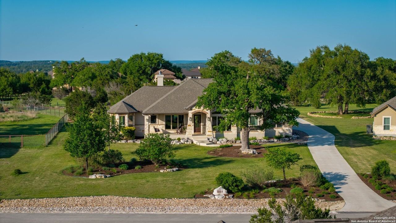 1017 Stradina - Photo 2 of 45