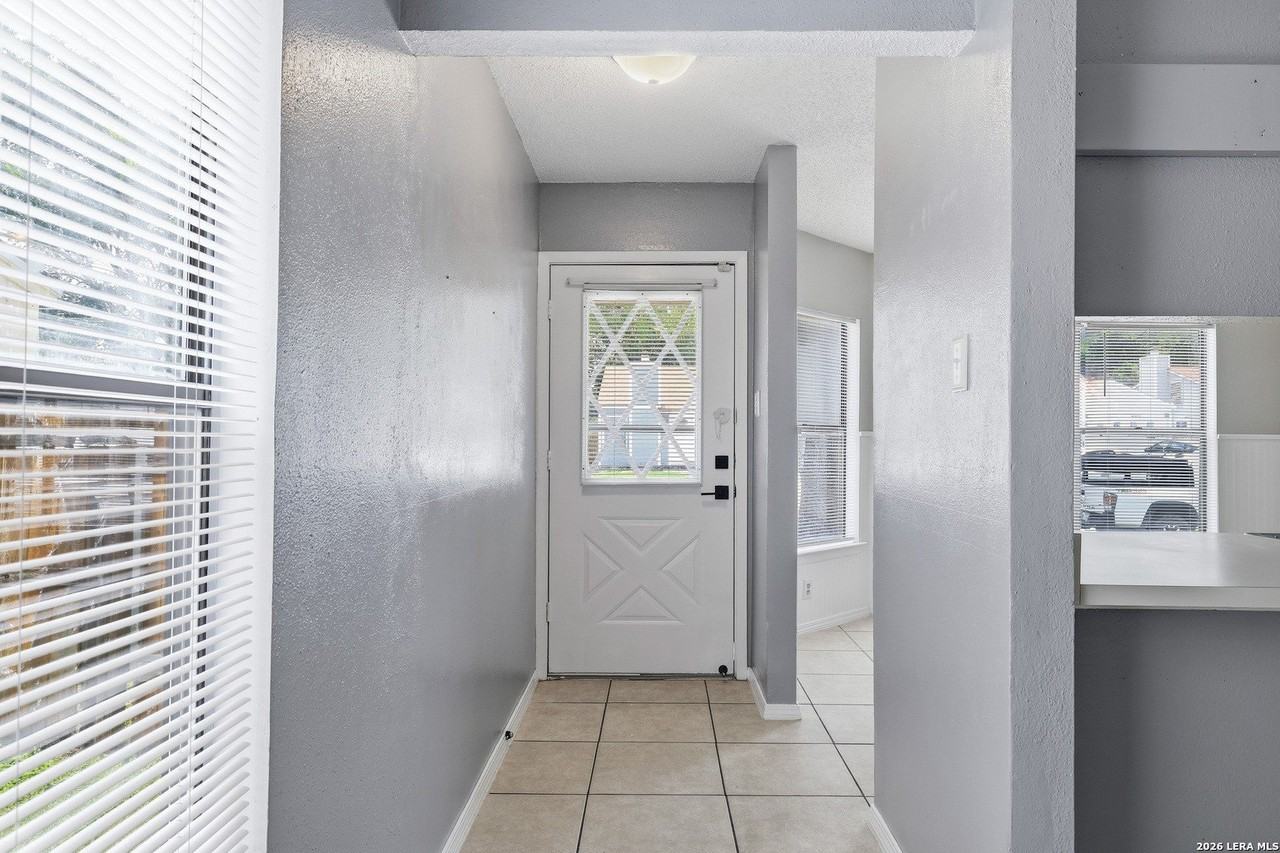 6210 Valley Queen - Photo 3 of 26