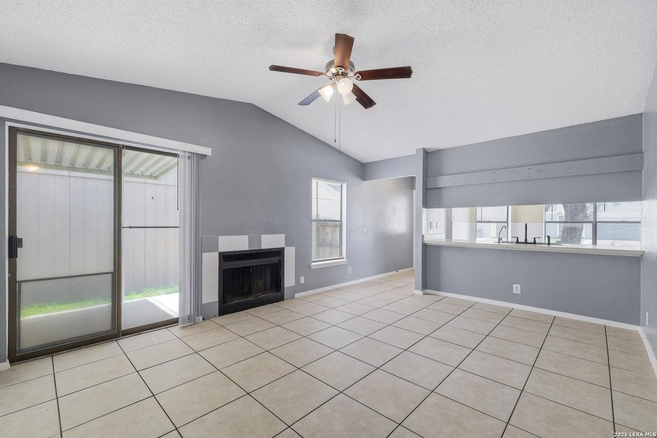 6210 Valley Queen - Photo 4 of 26