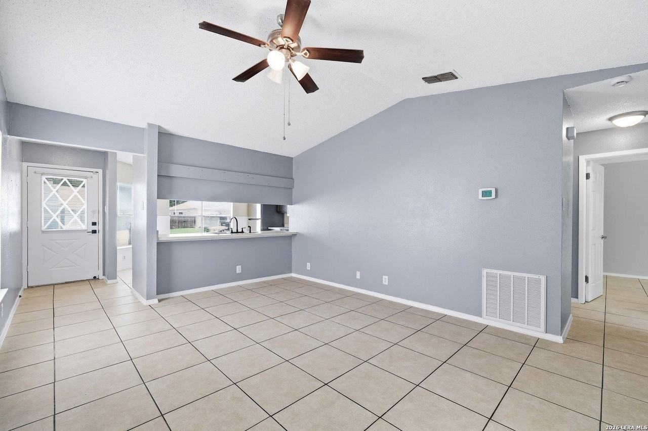 6210 Valley Queen - Photo 5 of 26