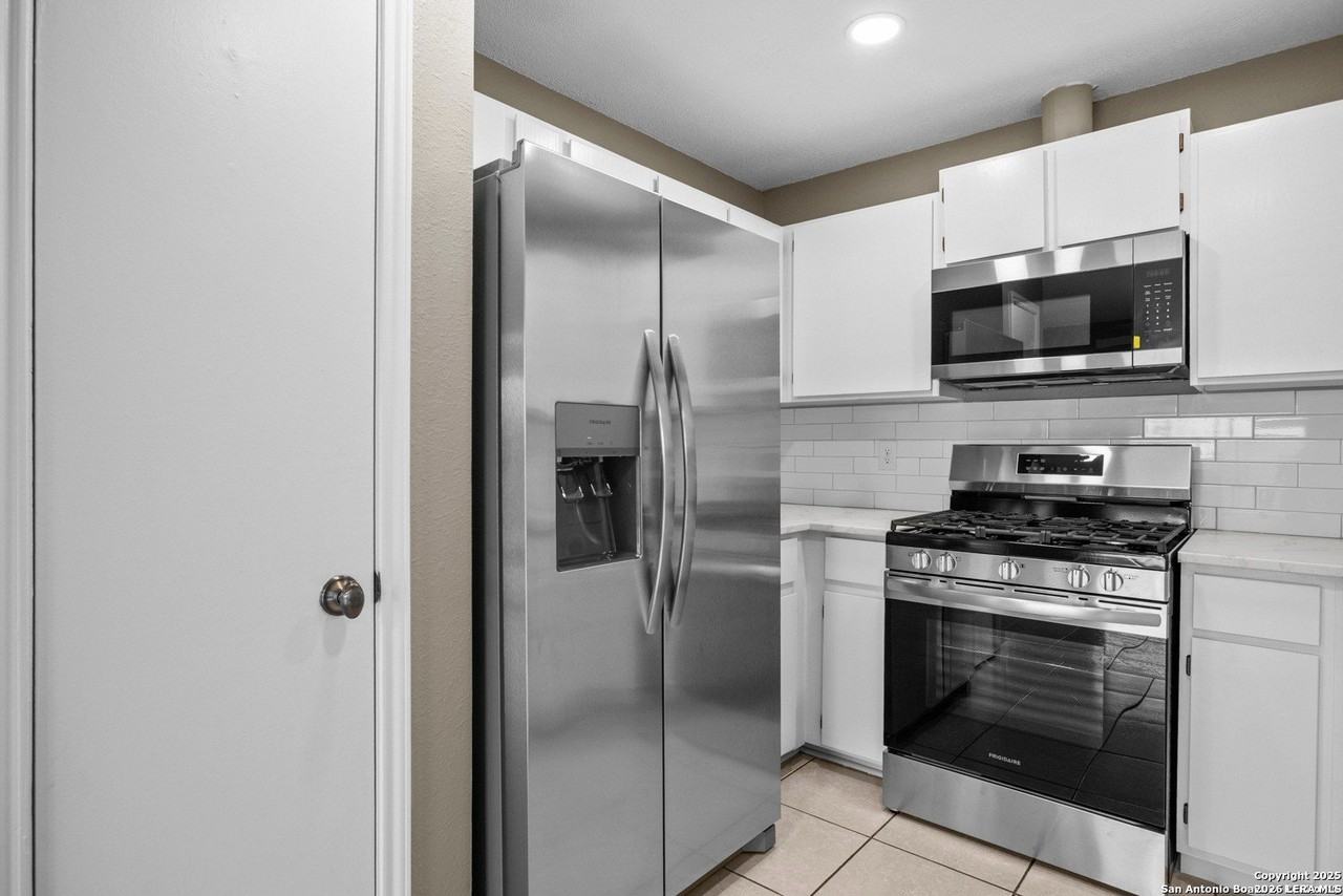 5281 Meadow Rise St - Photo 7 of 17