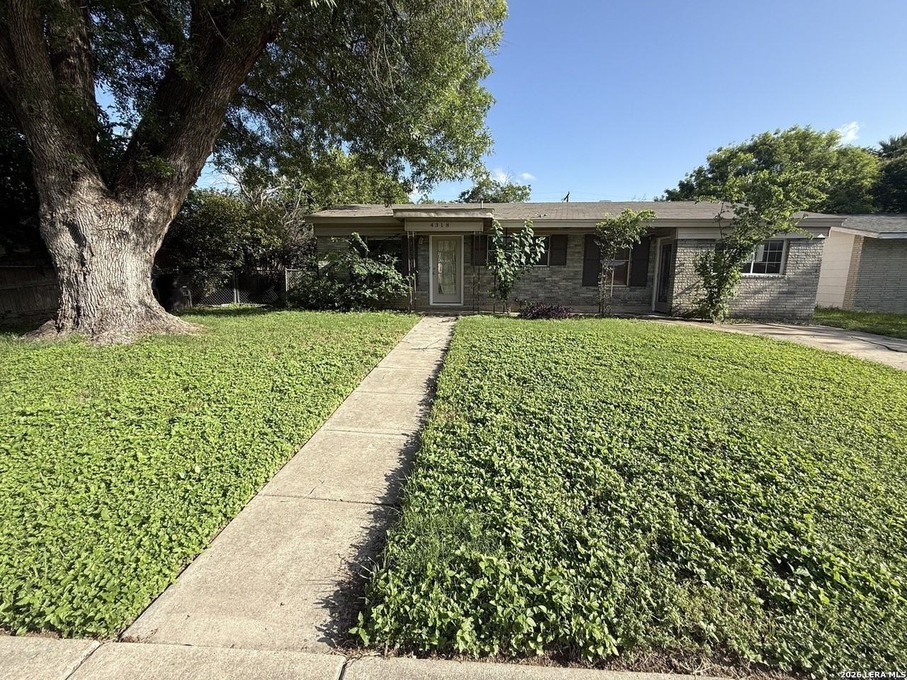 4318 Diamondhead Dr - Photo 4 of 18