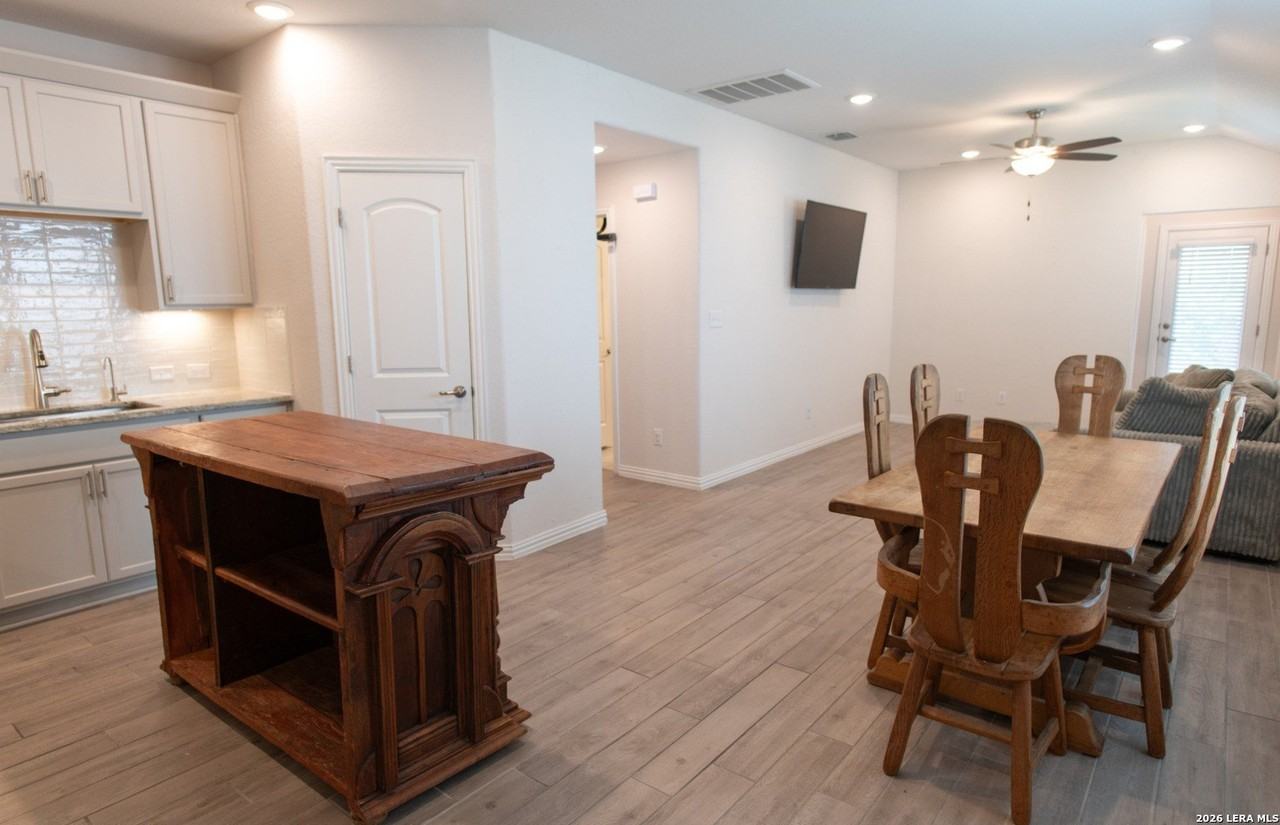 891 Farmhouse Trl - Photo 4 of 14