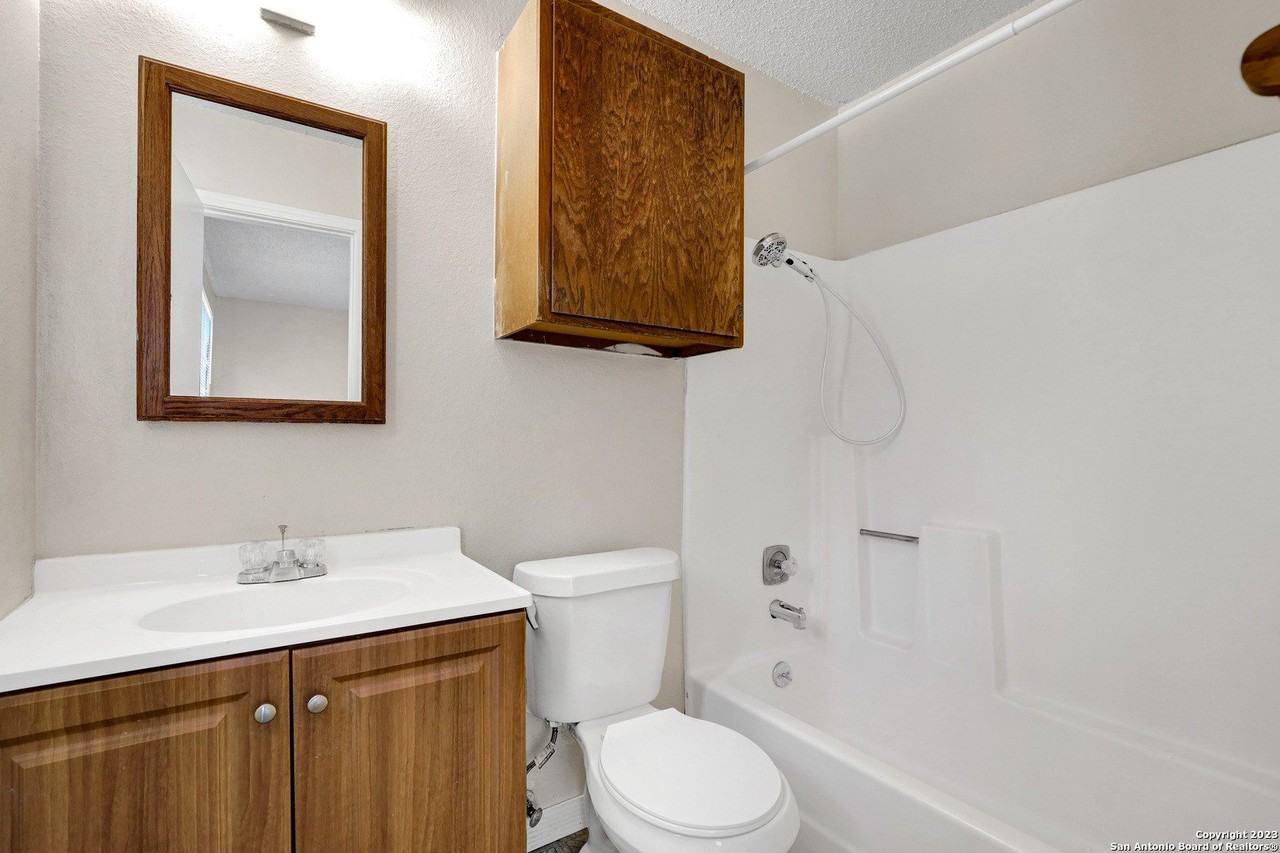 7204 Hardesty - Photo 3 of 23