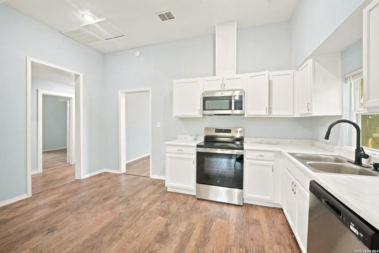 112 Avenue B - Photo 2 of 26