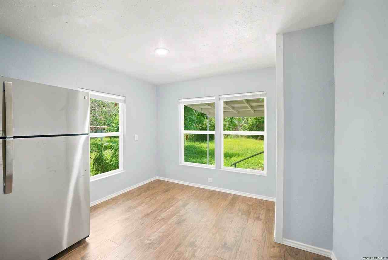 112 Avenue B - Photo 6 of 26