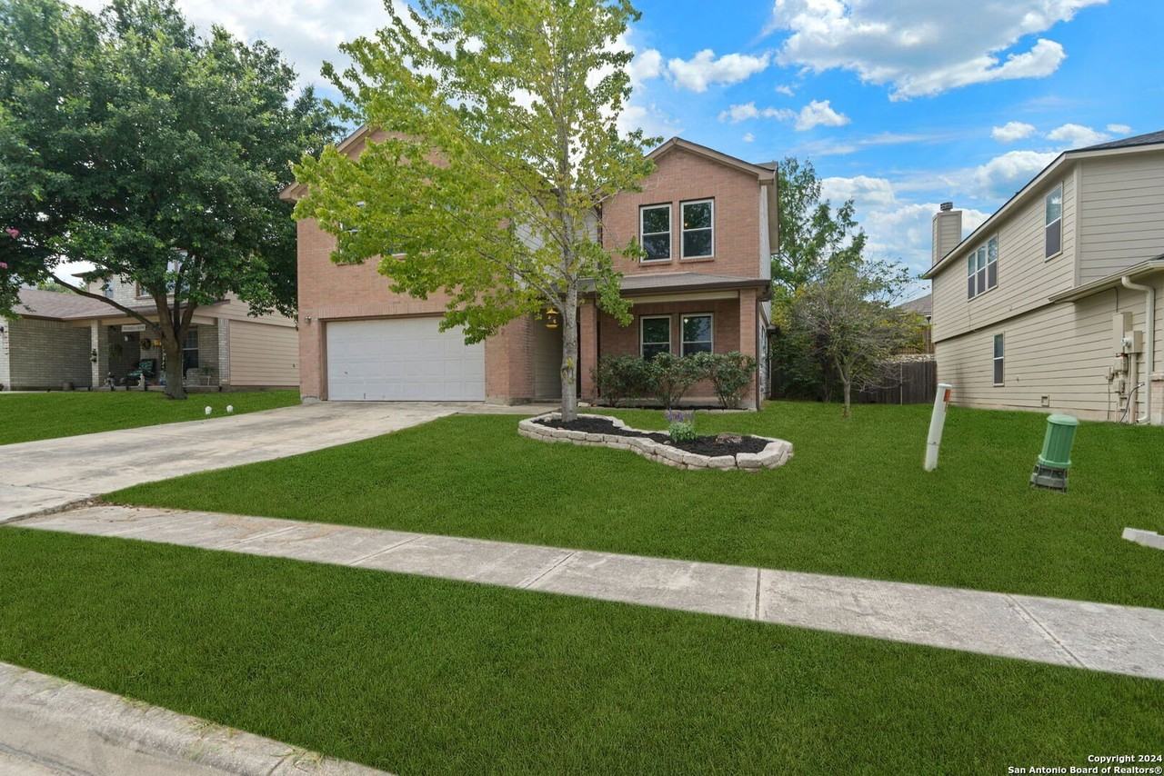 232 N Willow Way - Photo 3 of 26