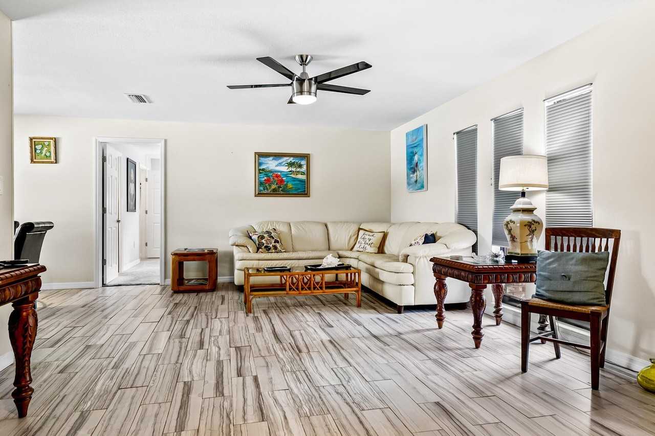 297 Harvey Ave Ne - Photo 4 of 31