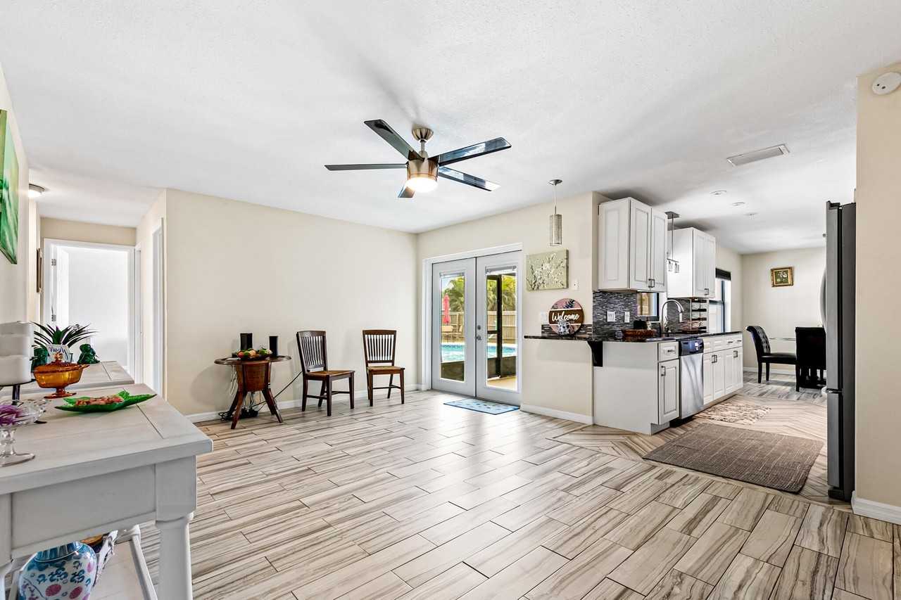 297 Harvey Ave Ne - Photo 7 of 31