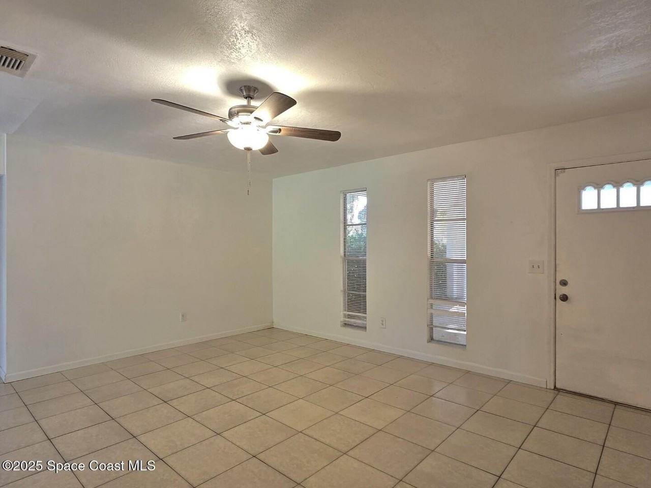 1537 Mango Tree Dr - Photo 3 of 19