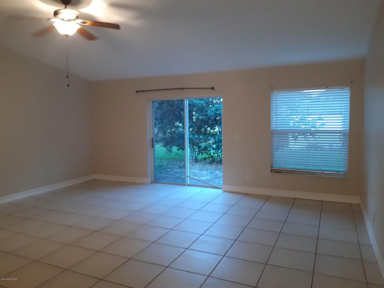 5937 Aires Ave - Photo 3 of 10