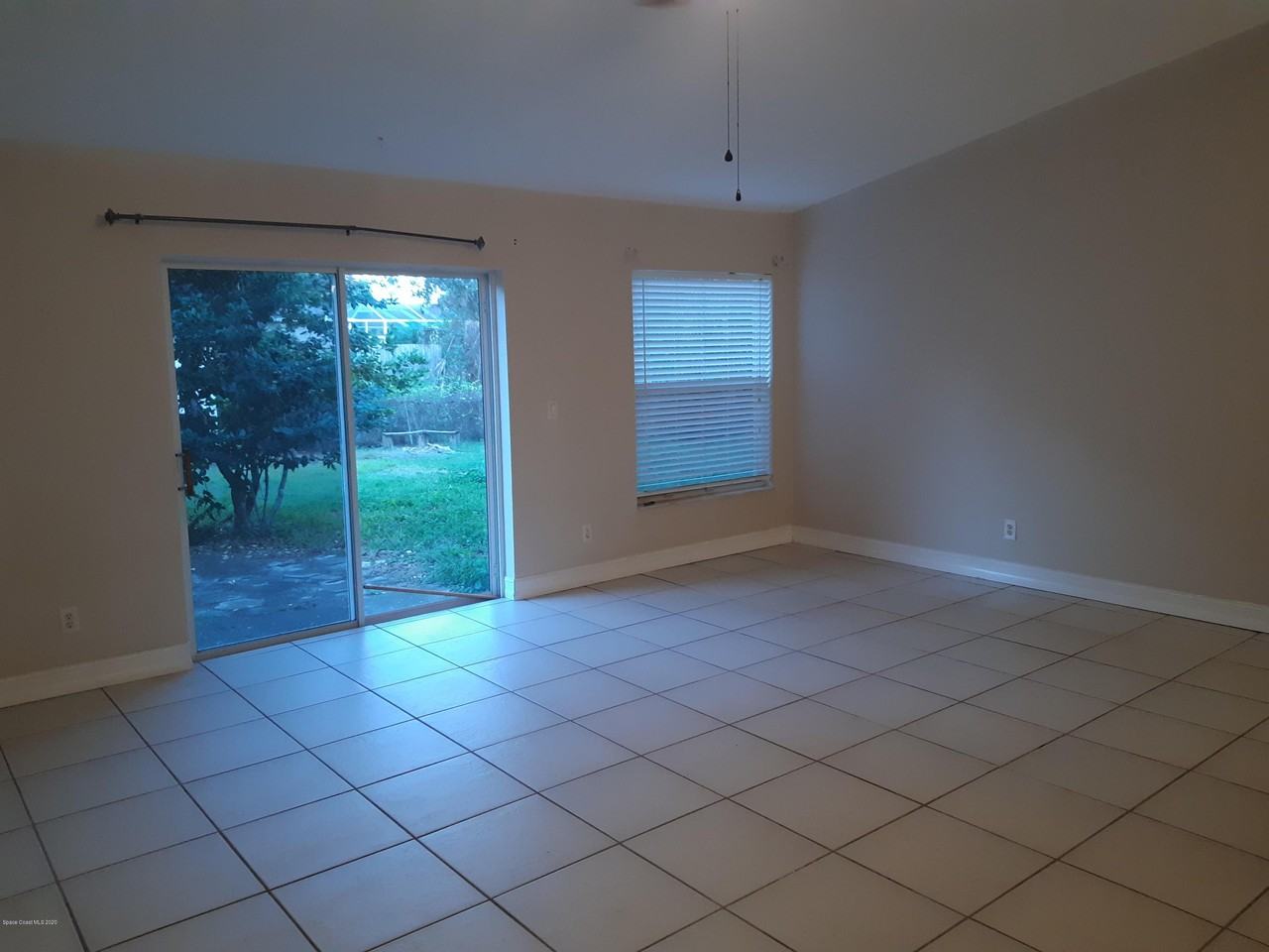 5937 Aires Ave - Photo 4 of 10