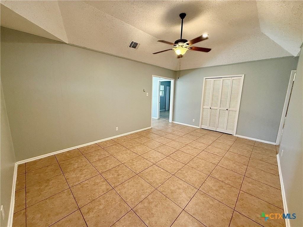 705 Woodcrest Cir - Photo 3 of 23