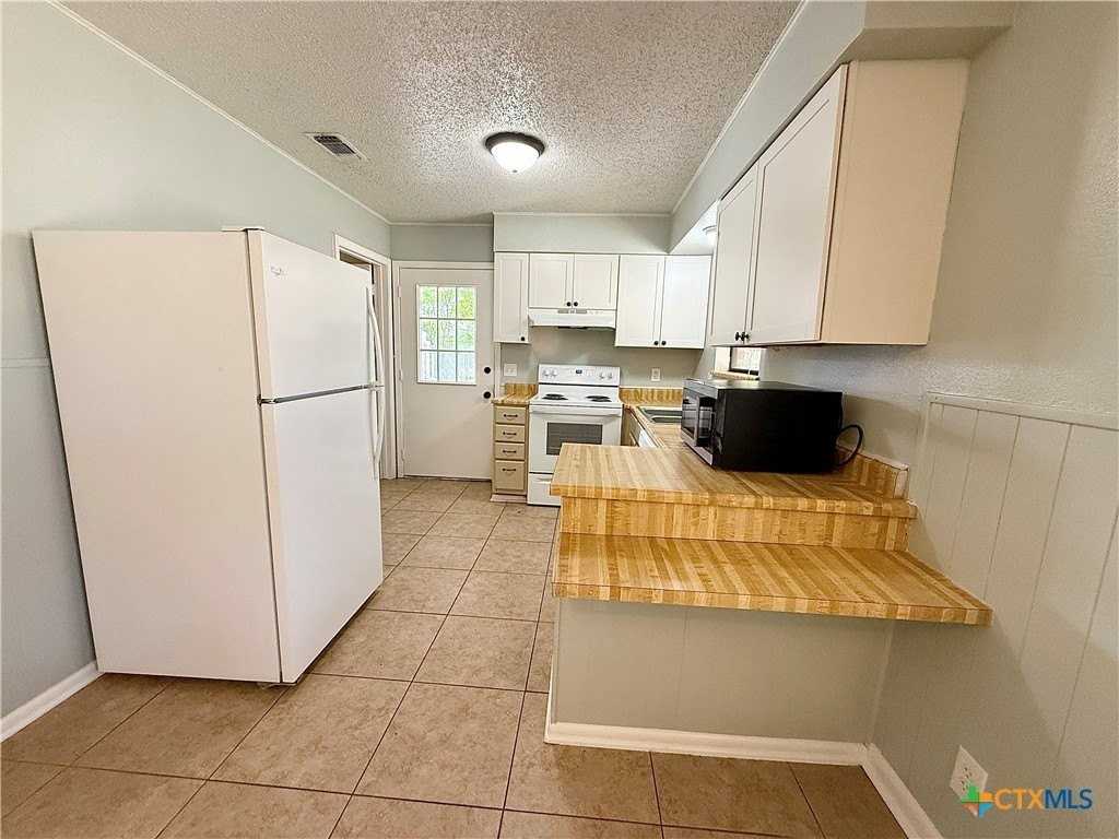705 Woodcrest Cir - Photo 7 of 23