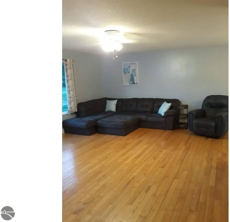 3134 Horseshoe Dr - Photo 2 of 14