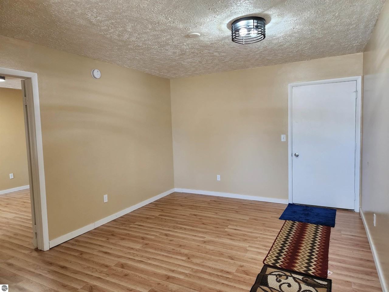 107 N West St #4 - Photo 4 of 11