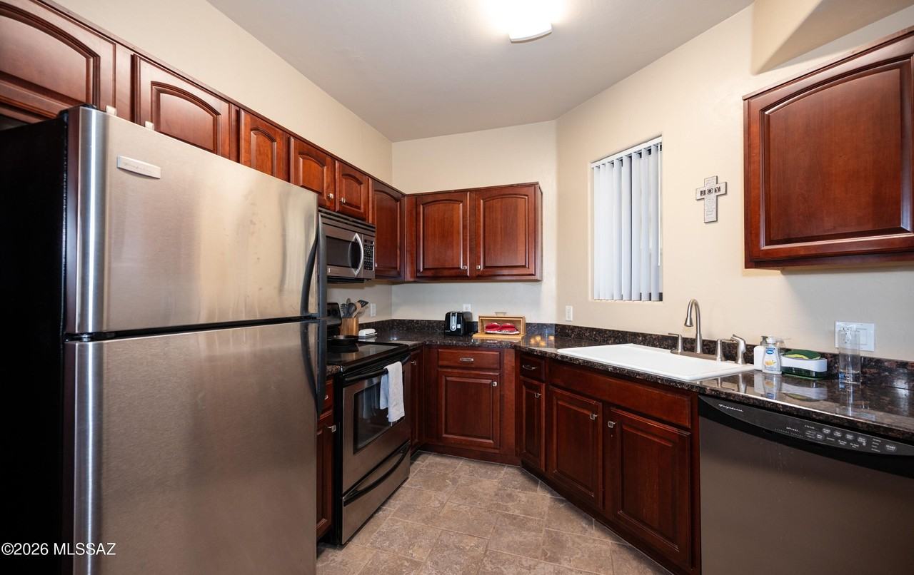 2550 E River Rd #15303 - Photo 6 of 15