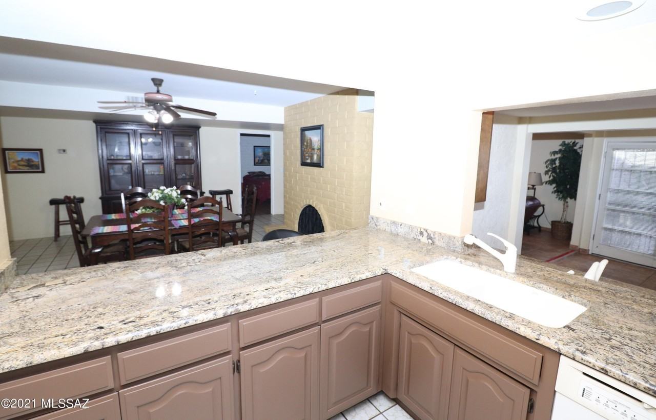 5602 N Camino Del Sol - Photo 3 of 35