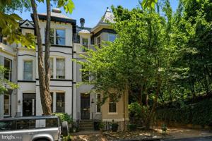 featured image of 3044 Cambridge Pl Nw