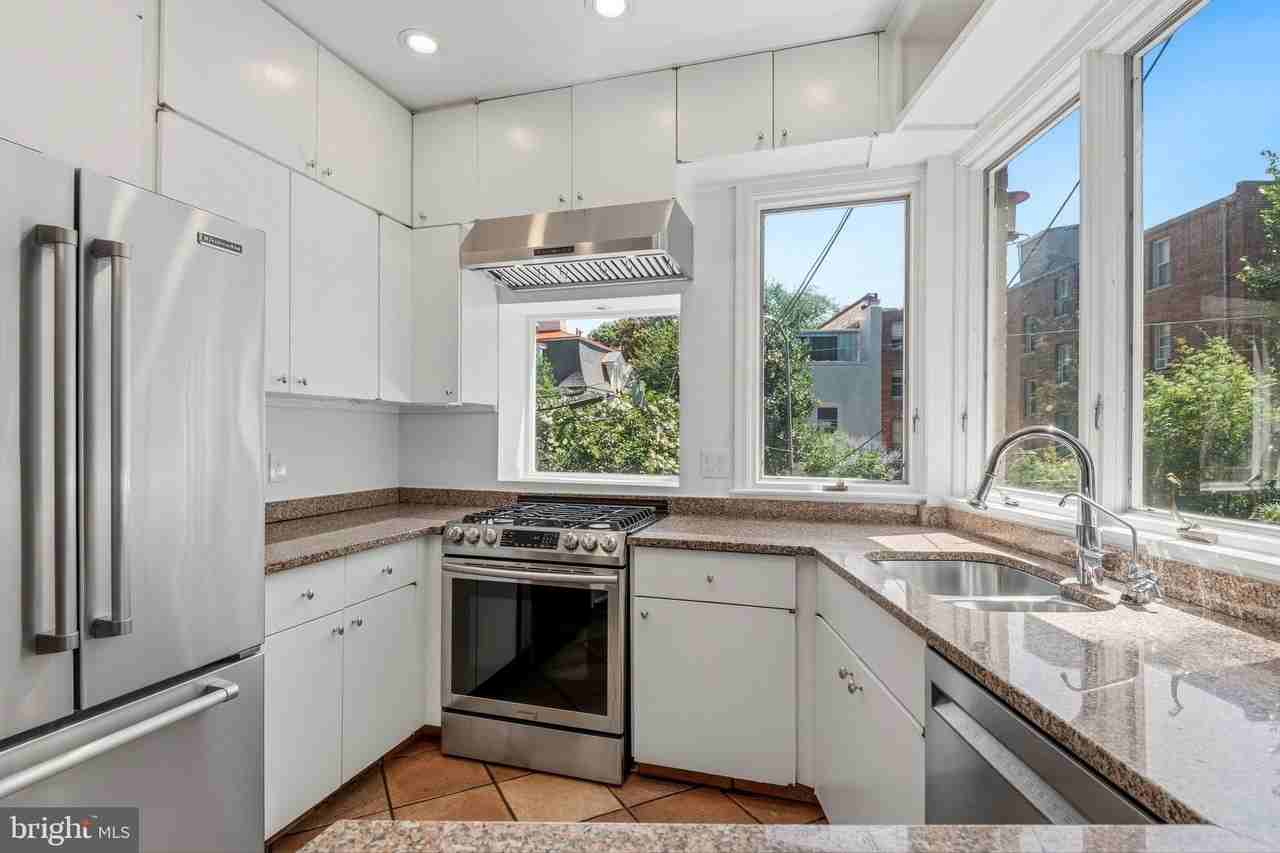 3044 Cambridge Pl Nw - Photo 7 of 22