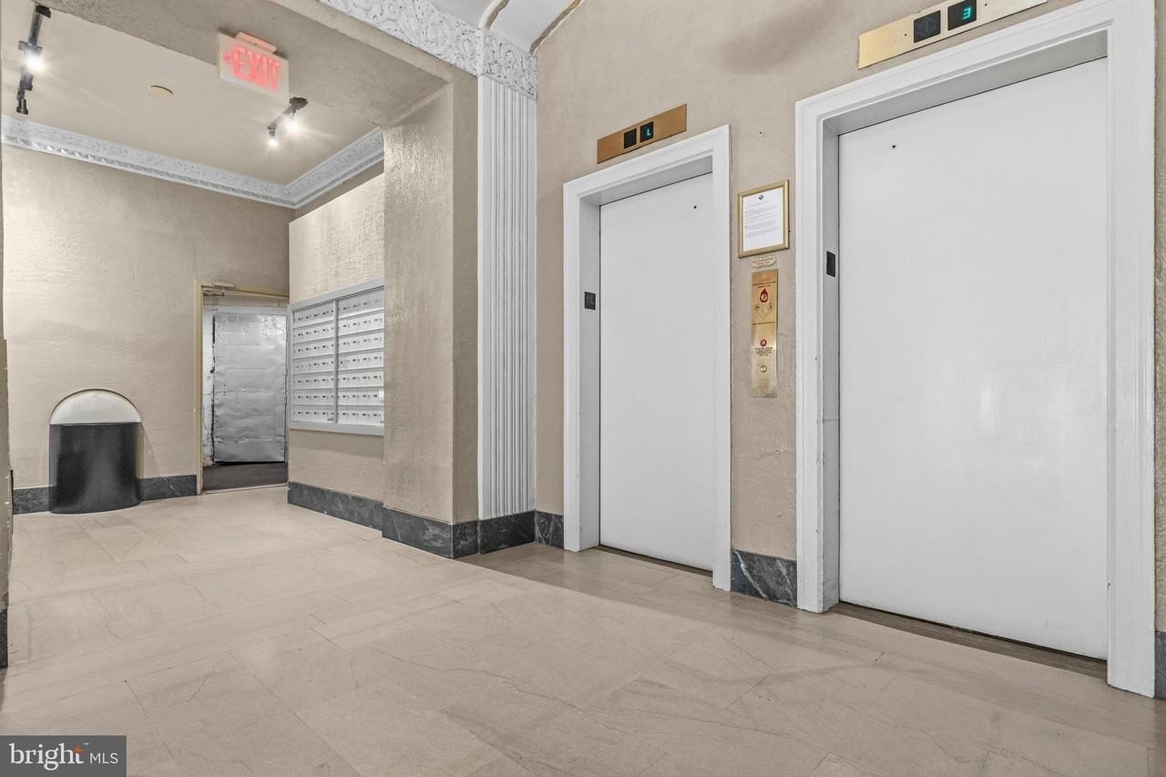 2032 Belmont Rd Nw #104 - Photo 4 of 17