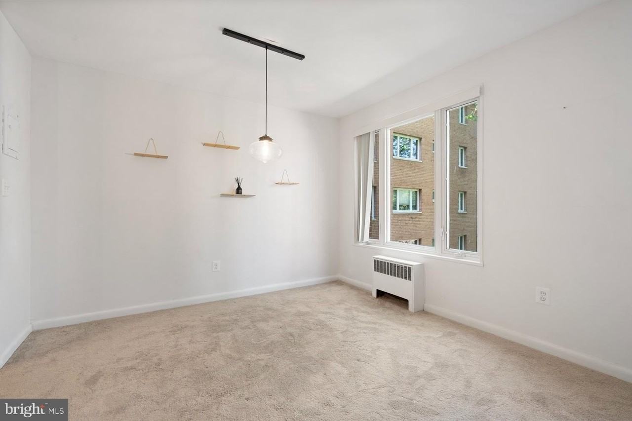 2400 41st St Nw #312 - Photo 5 of 19