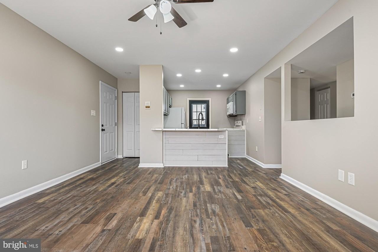 102 N Caroline Pl #201 - Photo 4 of 12