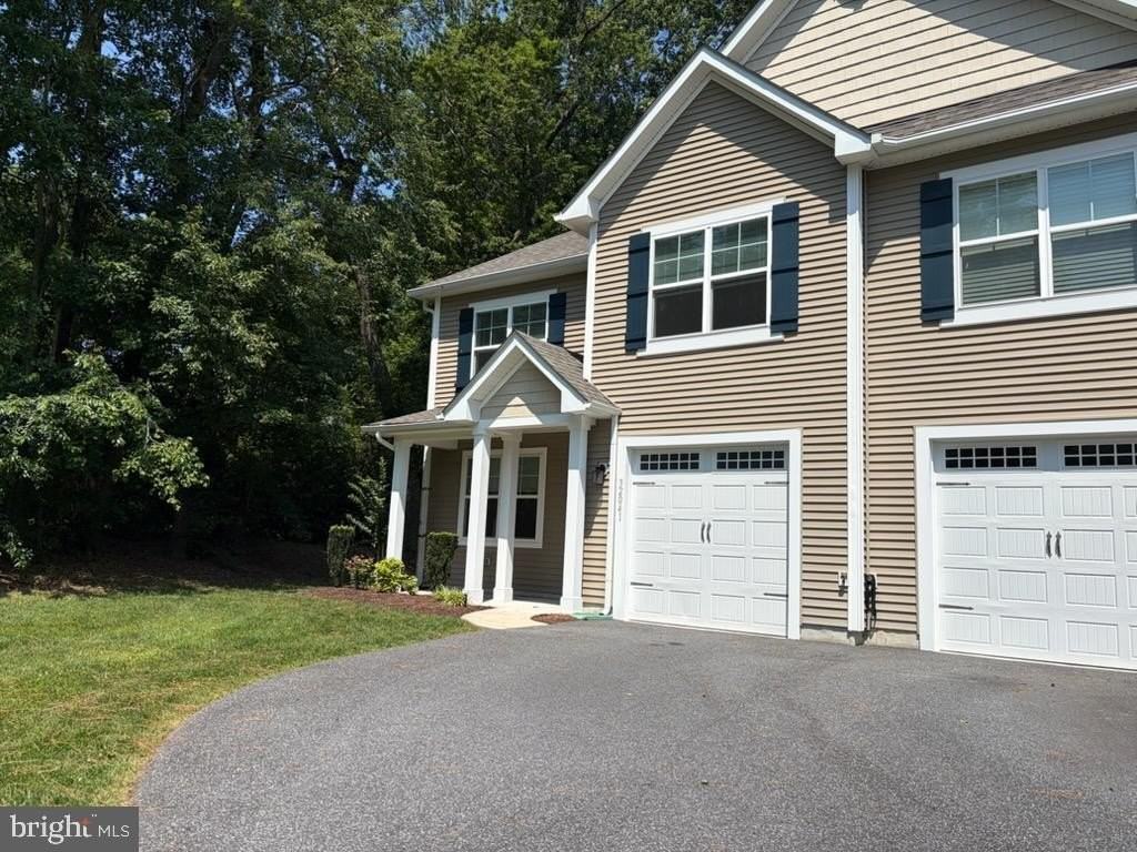 32041 Woods Ct - Photo 2 of 27