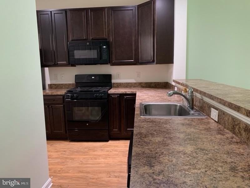 32041 Woods Ct - Photo 6 of 27