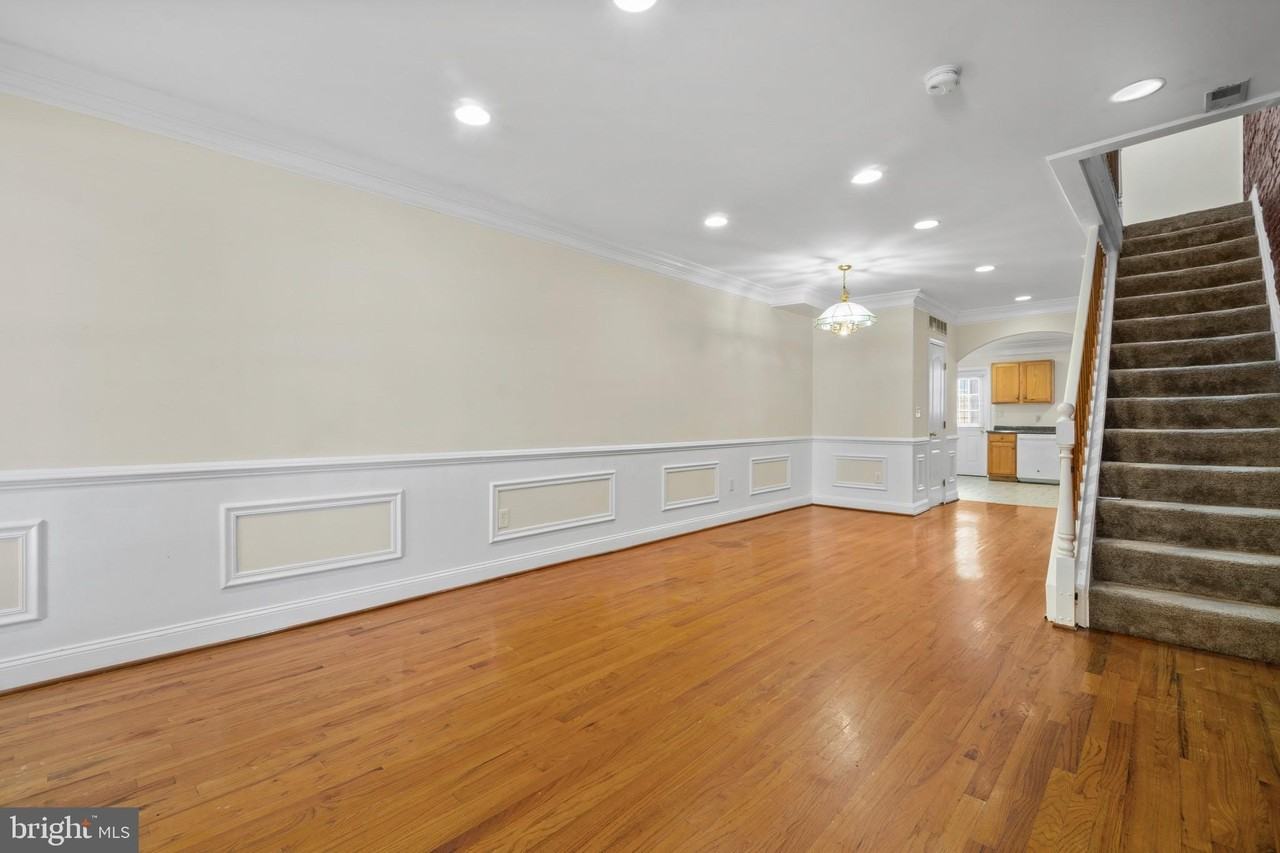 514 N Milton Ave - Photo 3 of 38
