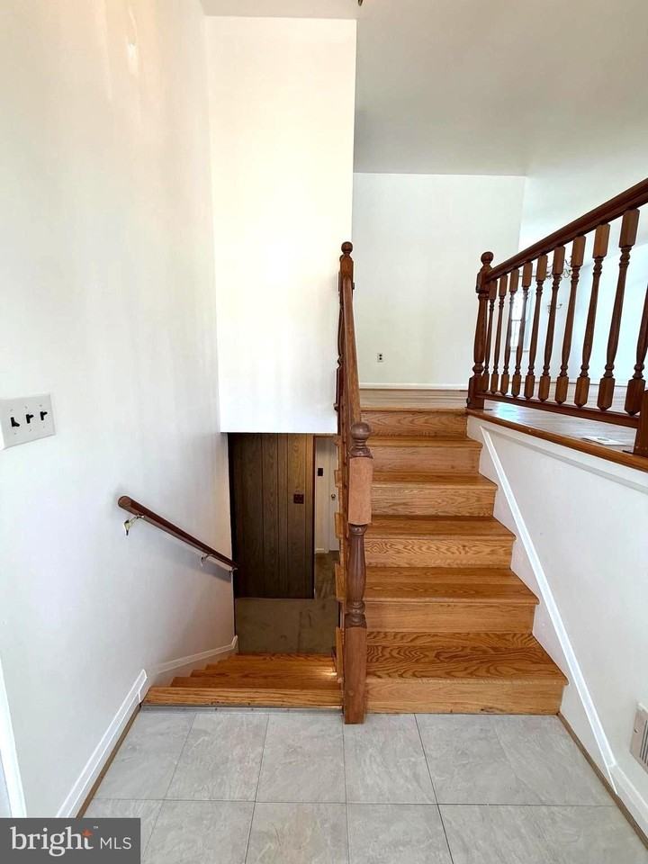1234 Pleasant Valley Dr - Photo 2 of 27