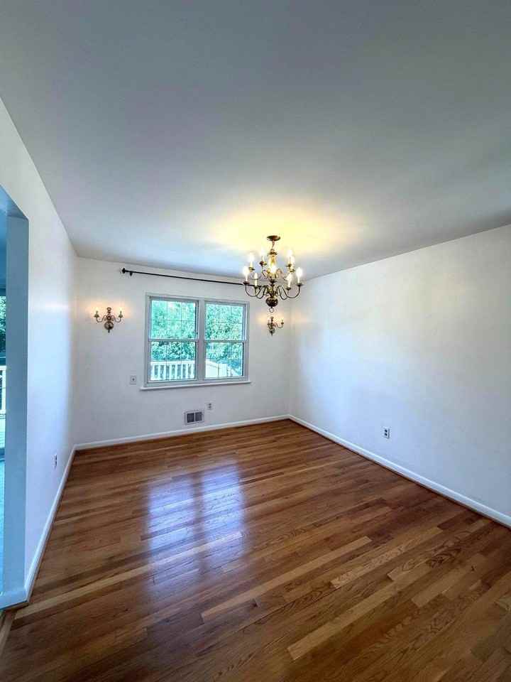1234 Pleasant Valley Dr - Photo 4 of 27