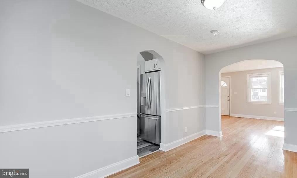 1046 Elm Rd - Photo 6 of 22