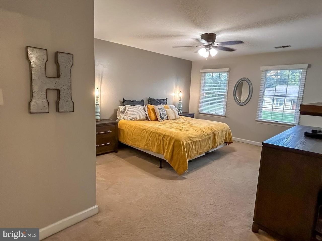 105 Westmorland Ct - Photo 2 of 30