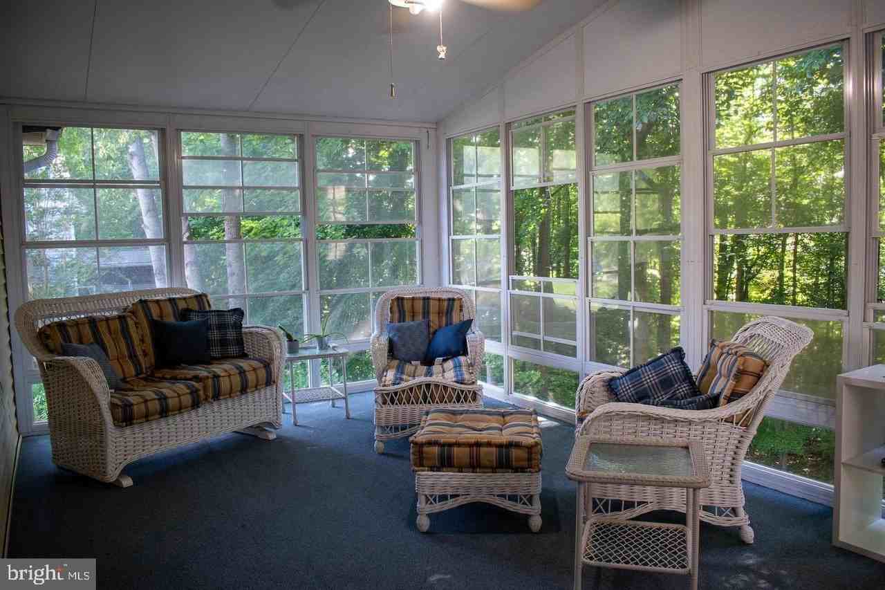 105 Westmorland Ct - Photo 7 of 30