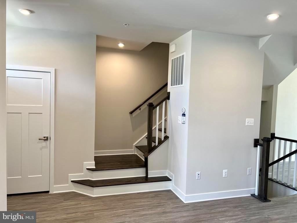 7123 Bodkin Way - Photo 4 of 9